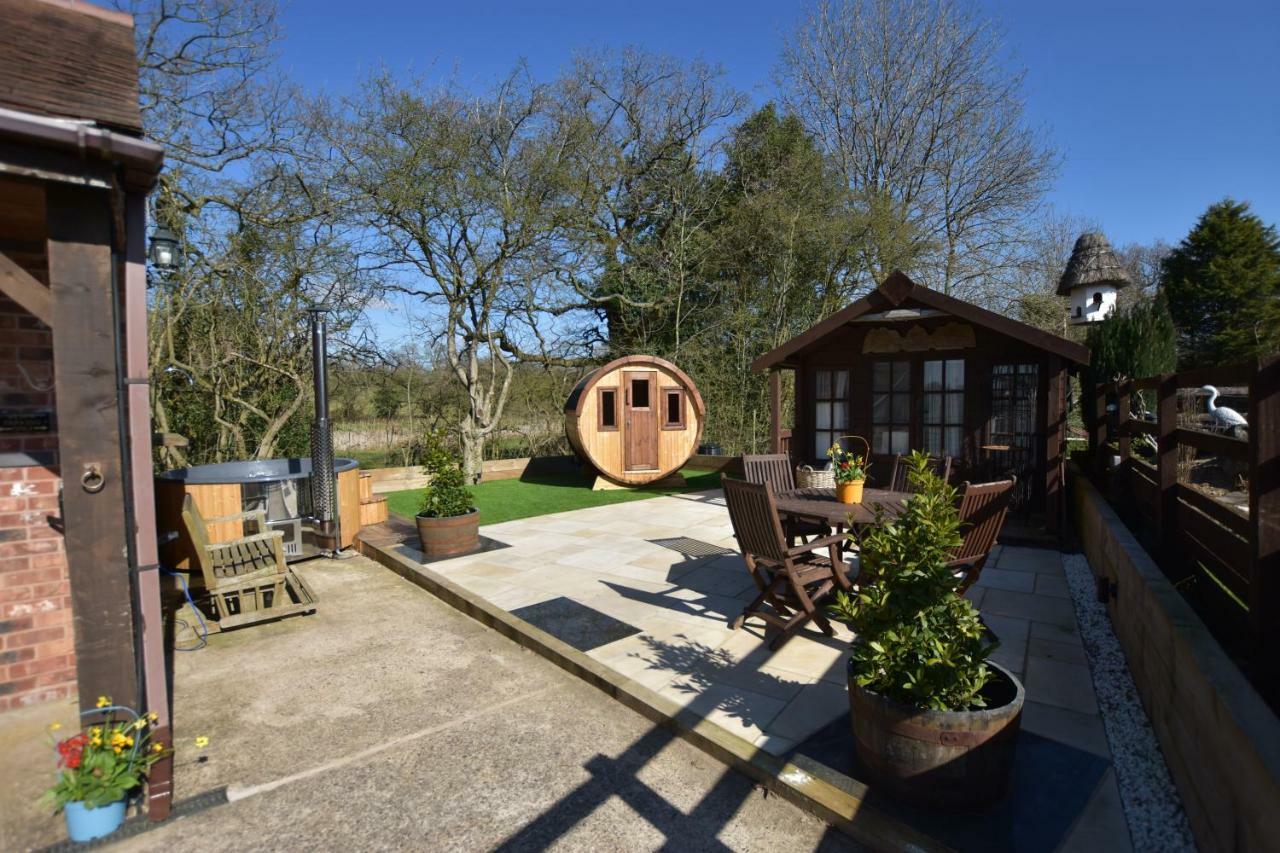 Oak Tree Stables Cottage Birmingham Exteriör bild