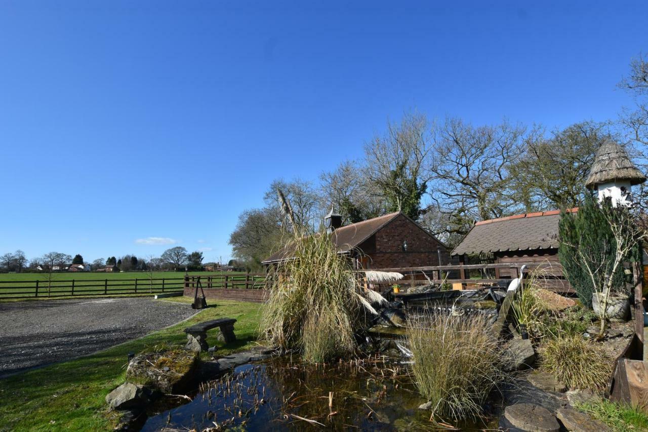 Oak Tree Stables Cottage Birmingham Exteriör bild